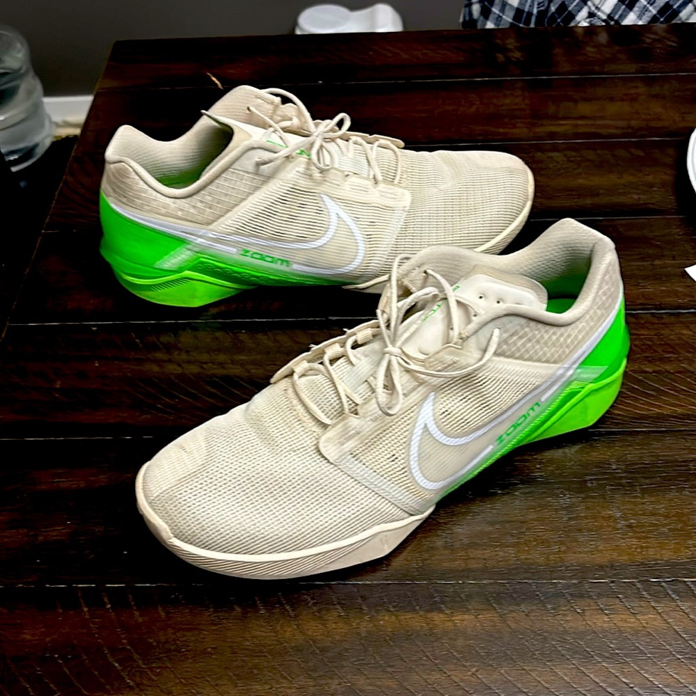 Zoom Metcon 2 Phantom 
Light Orewood/ Green Strike/White